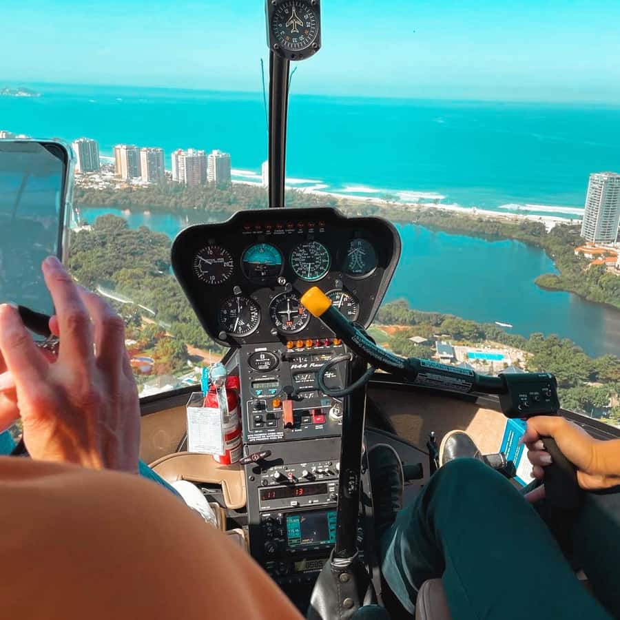 Rio de Janeiro: Private Helicopter Tour - VIP Waiting Room, Water, and a Calm Start