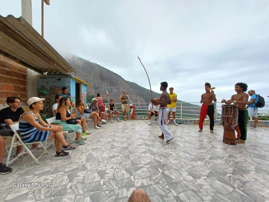 Rio de Janeiro: Rocinha Favela Walking Tour with Local Guide - Language and Guide Quality: What You Can Expect