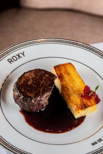 Rio de Janeiro: Roxy Dinner Show with Hotel Pickup - The 4-hour flow: pickup, dinner, and the Aquele Abraço show