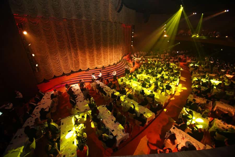 Rio de Janeiro: Roxy Dinner Show with Hotel Pickup - The main production: Aquele Abraço and how the show hits