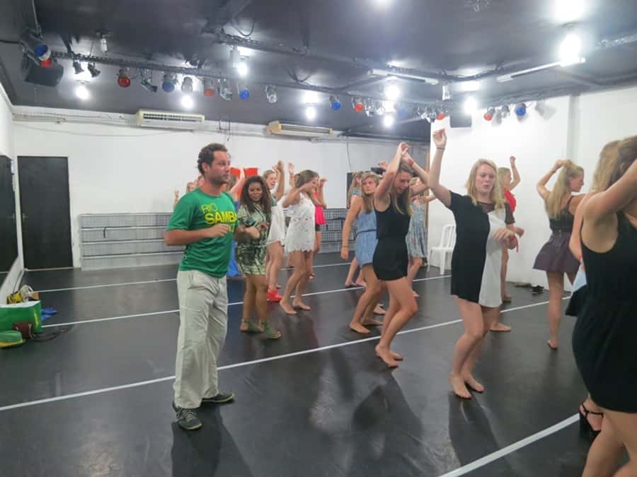 Rio de Janeiro: Samba Class and Samba Night Tour - Wed–Sat Copacabana: Class at 7:00 and a Live-Band Club