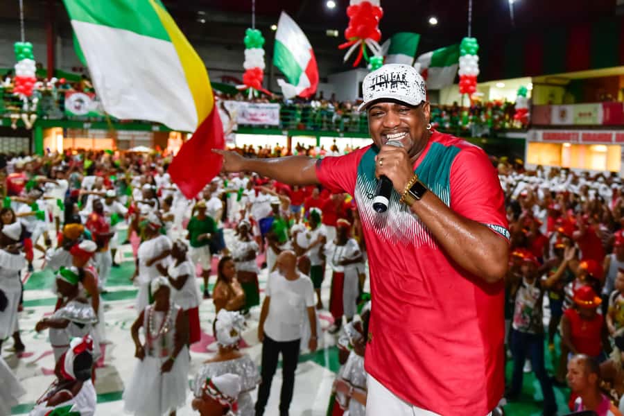 Rio de Janeiro: Samba School Rehearsal Viewing With Transfer - Guide Quality: Why Names Like Anderson and Alexander Matter