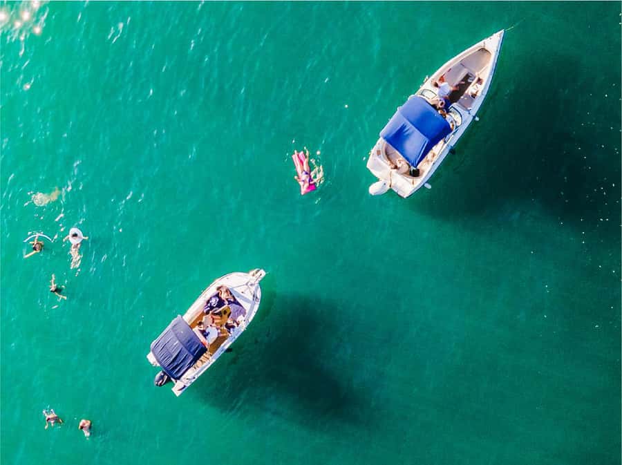 Rio de Janeiro: SpeedBoat Tour - Beach Tour with Beer - Fortaleza de São João: the opening cruise moment