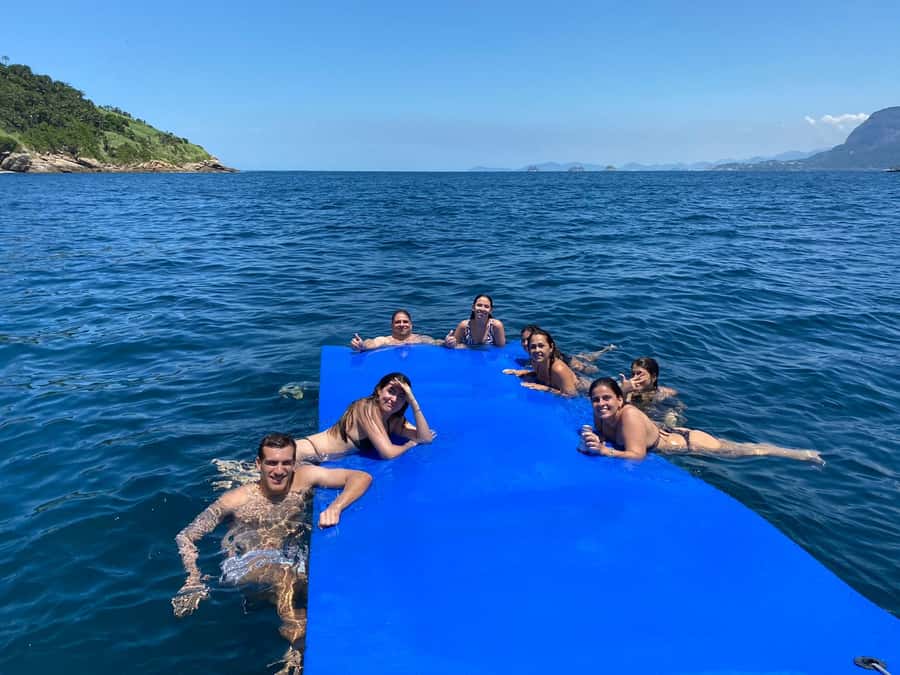 Rio de Janeiro: SpeedBoat Tour - Beach Tour with Beer - Sugarloaf Mountain and Praia Vermelha: the big Rio views from sea level