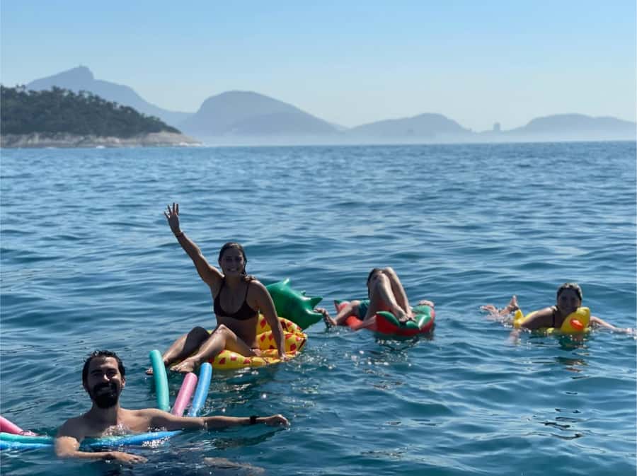 Rio de Janeiro: SpeedBoat Tour - Beach Tour with Beer - Santos Dumont Airport: the quick pass that makes it feel real