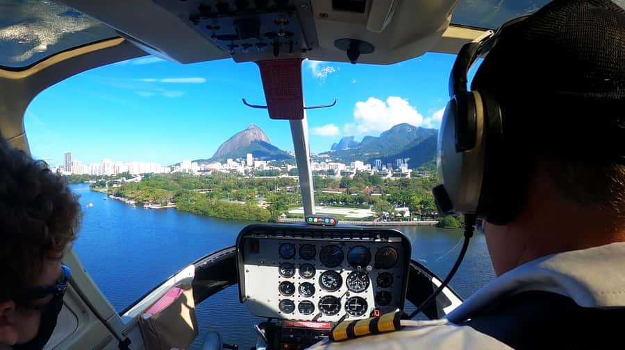 Rio de Janeiro: Sugar Loaf with Lunch and Helicopter Flight - A full Rio day: cable car plus a 9-minute helicopter