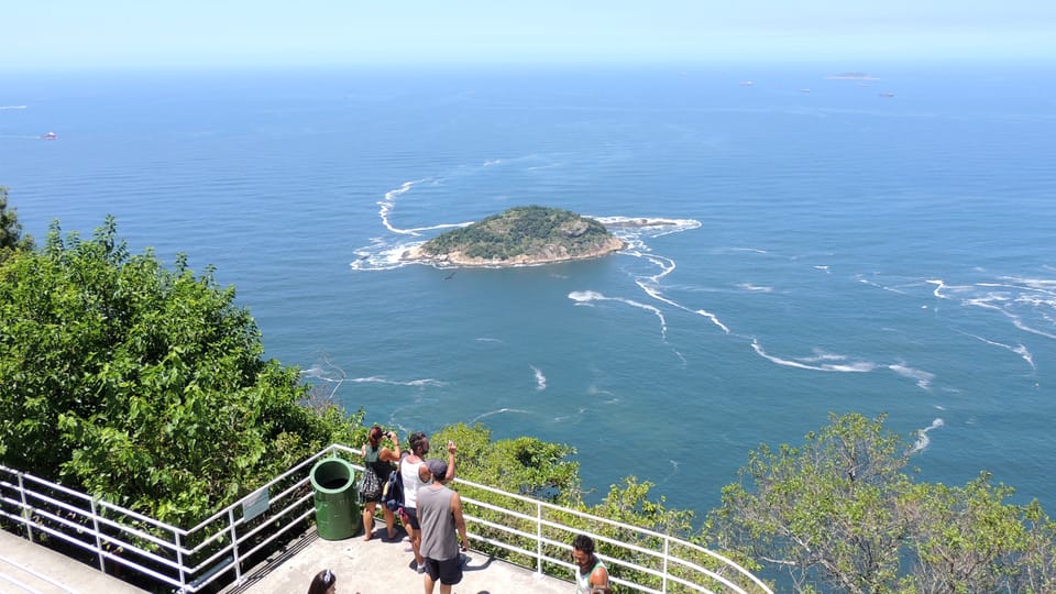 Rio de Janeiro: Sugar Loaf with Lunch and Helicopter Flight - Lunch at a barbecue restaurant: fuel before the air time