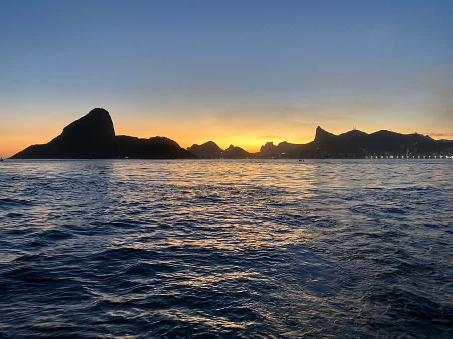 Rio de Janeiro: Sunset Sailboat Tour with Open Bar - The 3-Hour Rhythm: What Happens During the Cruise