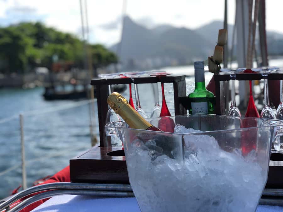 Rio de Janeiro: Sunset Sailing Tour - Practical notes for your day: meeting point, what to bring, and what to avoid