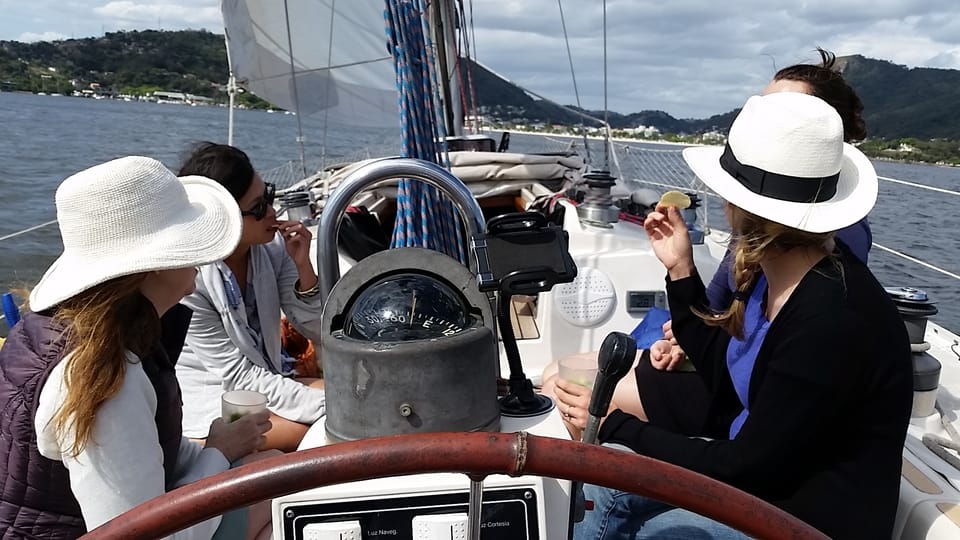 Rio de Janeiro: Wake Up and Sail - Christ the Redeemer and Sugarloaf: how to spot what matters