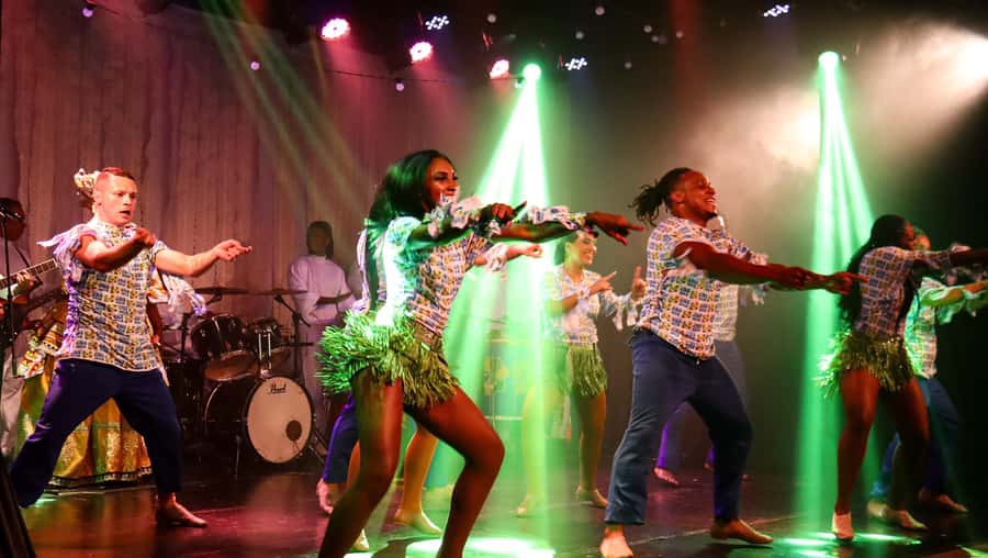 Rio: Ginga Tropical Samba and Folklore Show Ticket - Audience interaction at the end: when the show stops being one-way