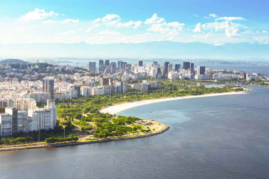 Rio: Guanabara Bay 2-Hour Boat Tour - Forts, beaches, and stone landmarks you’ll glide past (great for quick snapshots)