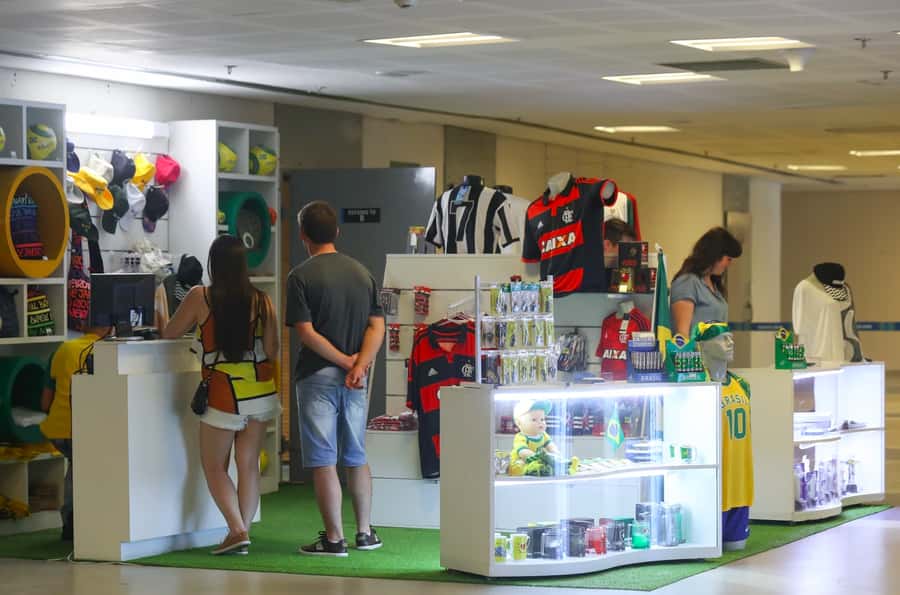 Rio: Maracanã Stadium Official Entrance Ticket - Changing Rooms and Warm-Up Areas: The Match-Day Reality Check