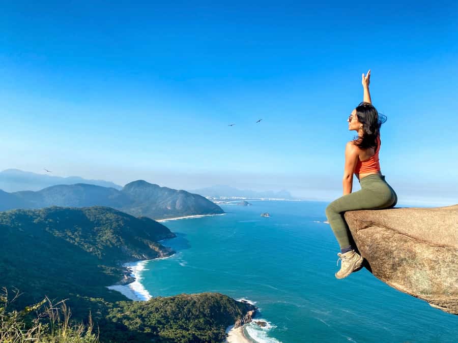 Rio: Pedra do Telégrafo Hiking & Relax in a Wild Beach - Pedra do Telégrafo: the viewpoint built for photos (and nerves)