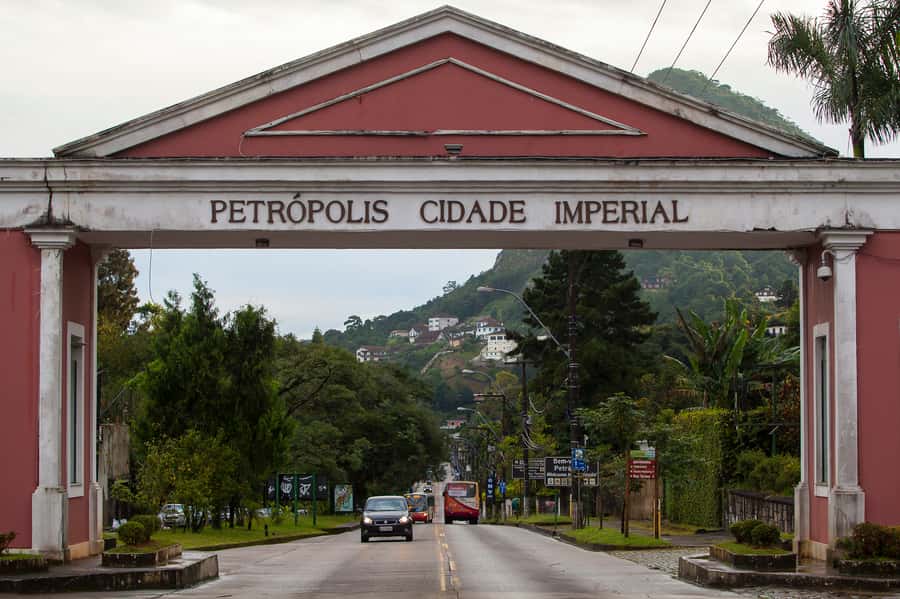 Rio: Petrópolis Guided Cultural City Day Tour with Pickup - Quitandinha Palace gardens: where the day turns scenic