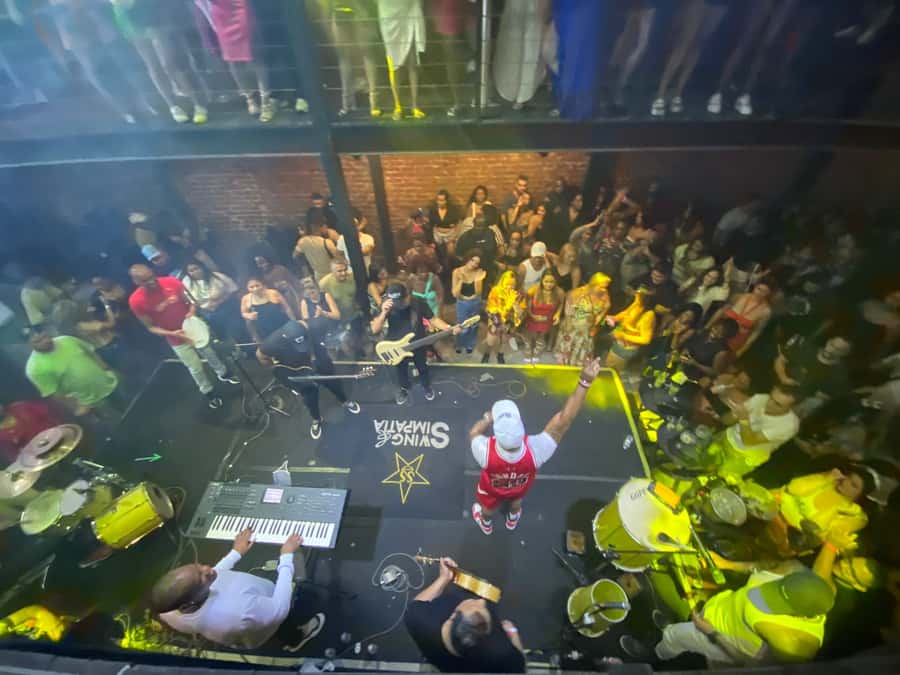Rio: Pub Crawl in Lapa with Cachaça Tasting and Live Samba - The final club stretch: Brazilian funk, pop, reggaeton, and nonstop energy