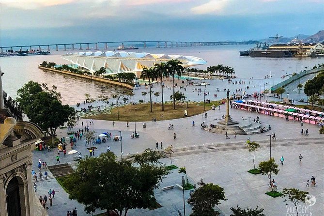 Rio Street Art Tour - Porto Maravilha and the world’s largest graffiti mural