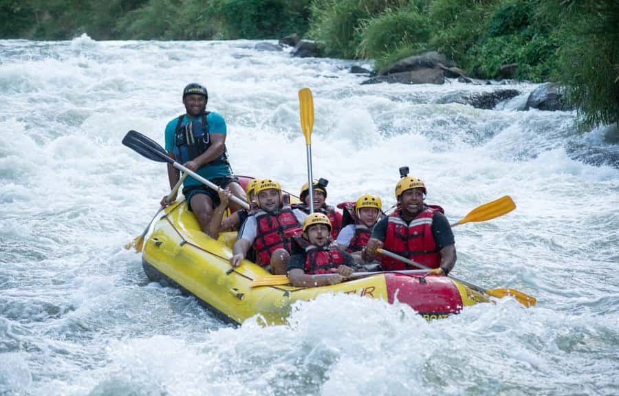 Rio: White Water Rafting Adventure tour in Rio de Janeiro - 7 kilometers of Levels II–III rapids: what difficulty really feels like