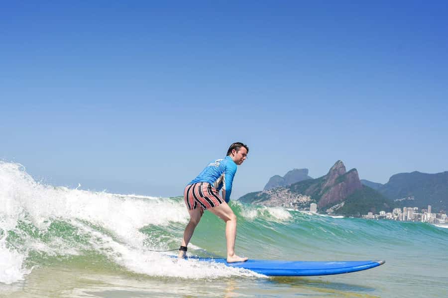 Surf lessons with local instructors in Copacabana/ipanema! - Before you book: should you give this Rio surf lesson a shot?